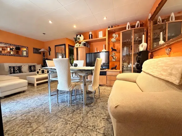 Piso impecable de 2 habitaciones con balcón en Badalona — 6