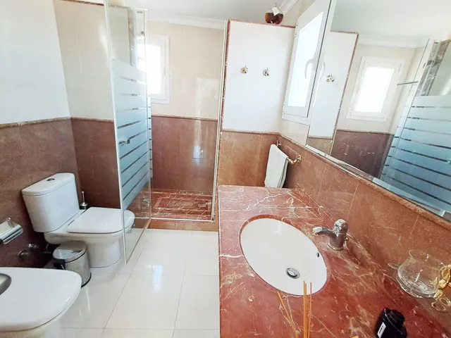 Adosado 5 habitaciones 180m² en venta - Centro — 24