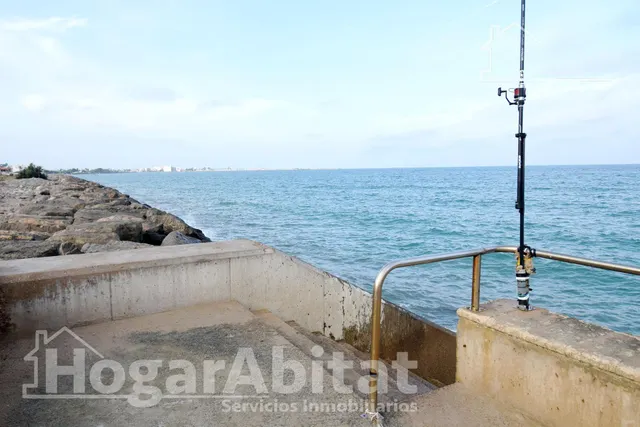 TERRENO URBANO EN PRIMERA LÍNEA JUNTO AL MAR — 41