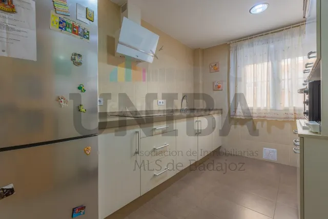 ESTUPENDO PISO JUNTO A LA estación DE AUTOBUSES Y A 5 MINUTOS DEL CORTE INGLES — 4
