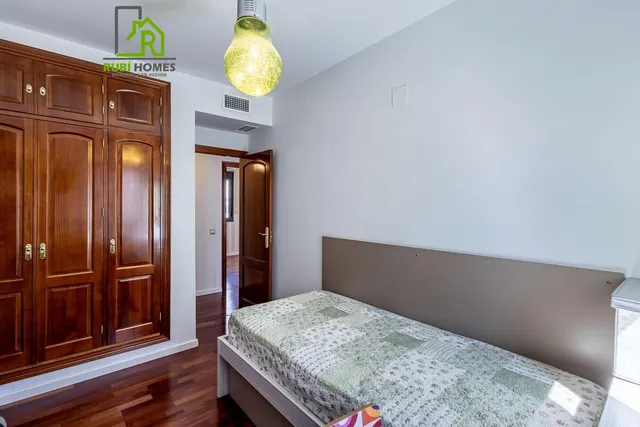 Chalet en Cañadas del Parque, Dilar — 29