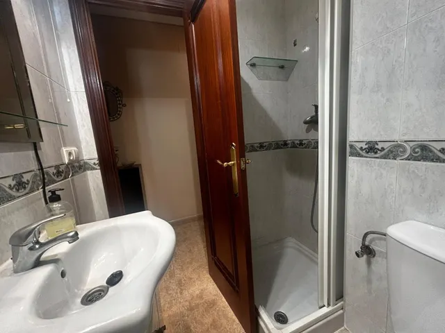 Gran piso en Avenida Barcelona — 12