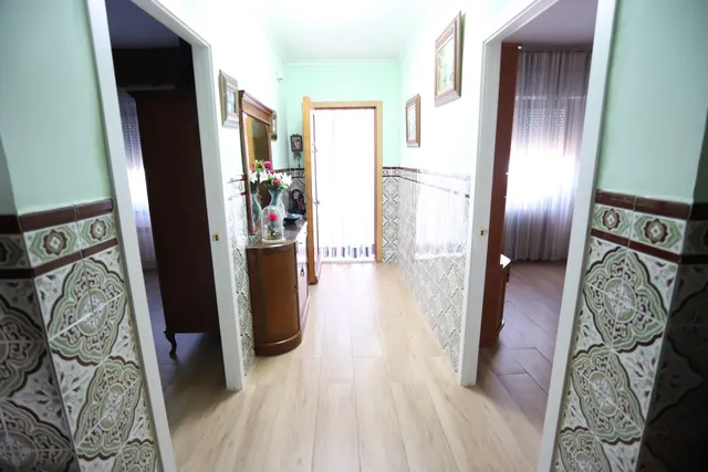 Casa en planta baja para entrar a vivir con 3 dormitorios, cocina amplia, salón, comedor, 2 patios y lavadero — 4