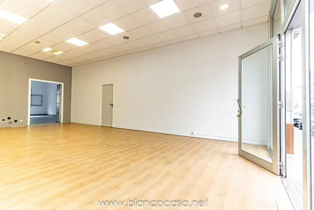 Amplio bajo comercial en venta — 10