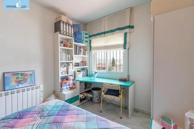 Chalet pareado con piscina, jardín y bonitas vistas a Granada en La Zubia — 41