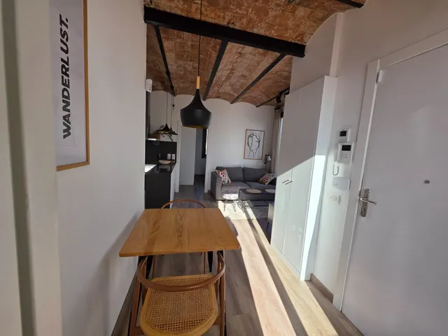 Ático con Solarium reformado en el corazón del Paral·lel (Barcelona) — 9