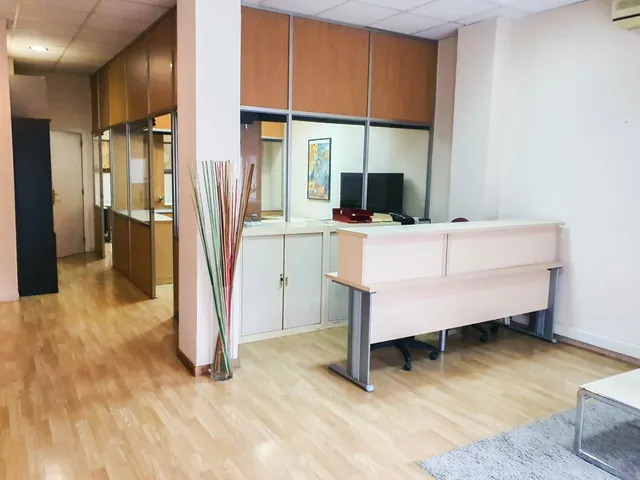 Local comercial en alquiler en el centro de Esparreguera — 2