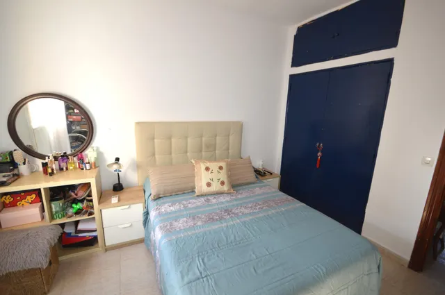 Se vende piso en san benito, alquilado — 6