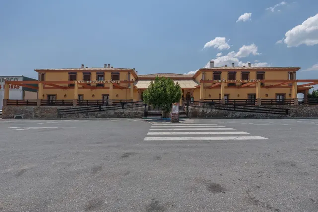 Venta del HOTEL-RESTAURANTE CERRILLO DE SAN MARCOS - Complejo hostelero en pleno funcionamiento (DIEZMA - GRANADA) — 2