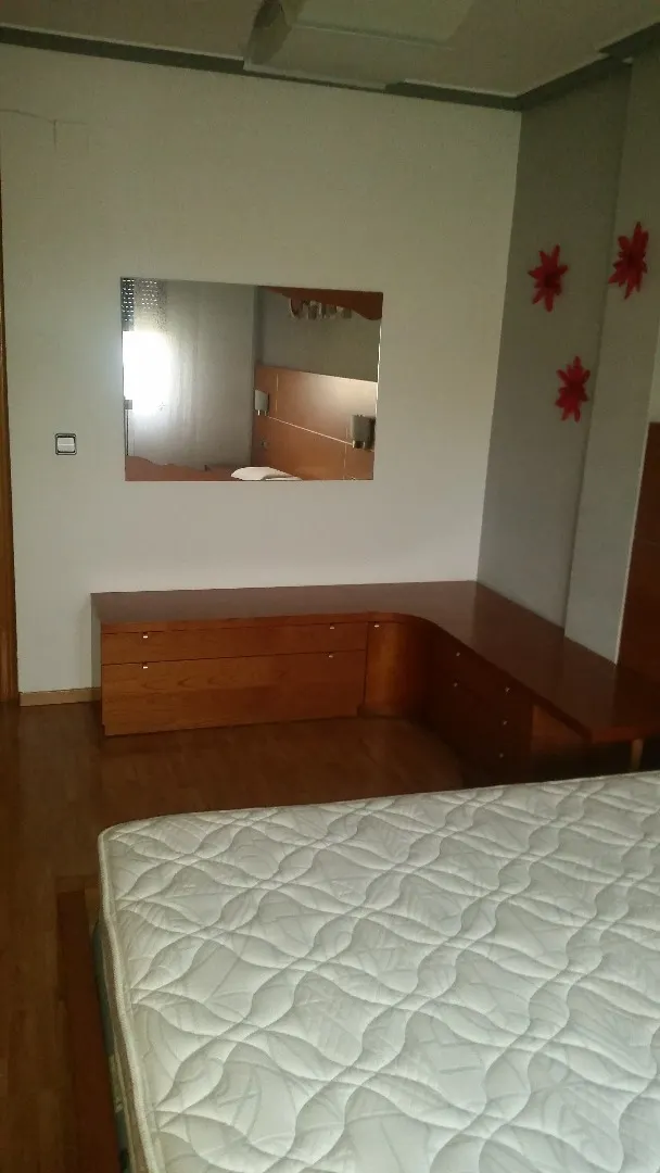 Vivienda de 120 metros más bar de 80 metros.
San Pedro. — 43