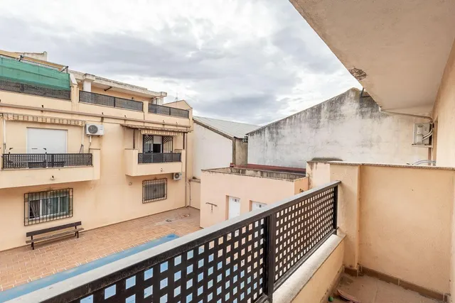 Piso en urbanización con piscina en Las Gabias — 20