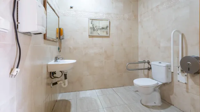 Local comercial listo para restaurante en pleno centro de Torrevieja — 24