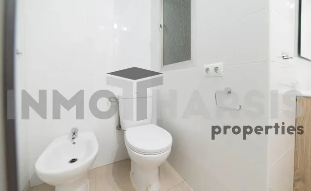 SE VENDE TOTALMENTE REFORMADO LISTO PARA ENTRAR A VIVIR O ALQUILAR — 24