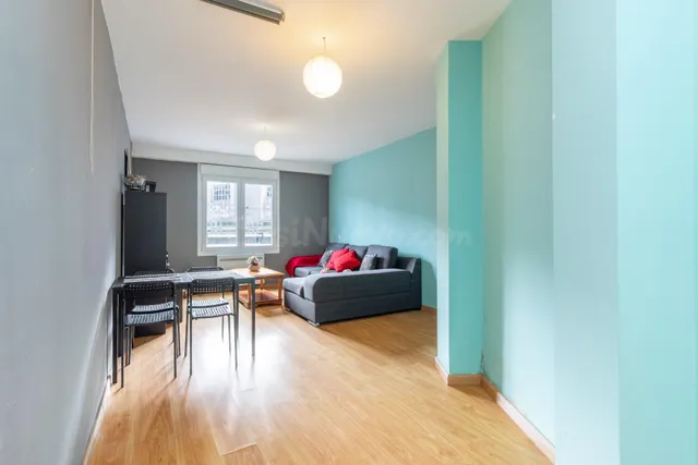 ¡OPORTUNIDAD EN LLANES! Piso Impecable con 2 Terrazas, Garaj - foto 4
