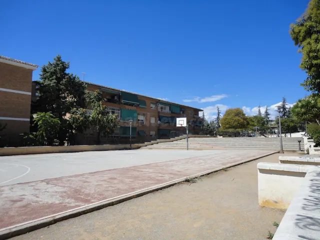 ATICO PARA 4 ESTUDIANTES , VISTAS PANORÁMICAS ZONA MUY TRANQ - foto 3
