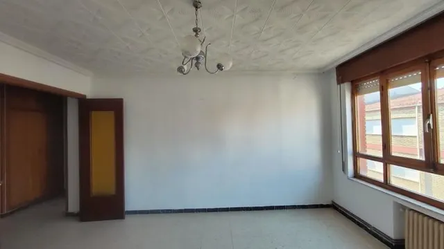 PISO PARA REFORMAR EN LA BAÑEZA — 8