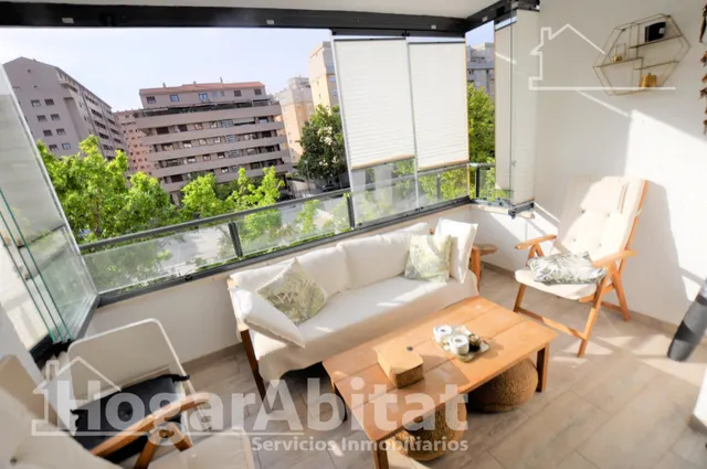 MAGNÍFICO PISO CON PISCINA, GARAJE Y TERRAZA EN BENIMACLET. — 14