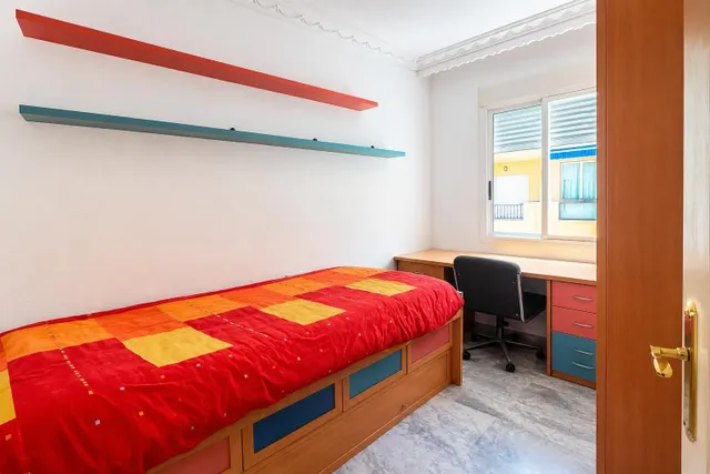 AMPLIO PISO EN VENTA EN CALLE MOLINO DE VIENTO, FUENGIROLA — 10