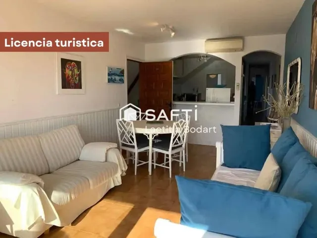 Apartamento reformado de 2 dormitorios con terrazas, vistas al canal y licencia turística – Empuriabrava — 7