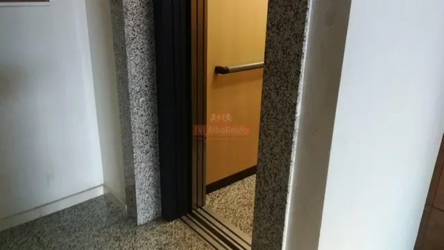 Se vende precioso y coqueto piso de 2 dormt. 1 baño, garaje y trastero en chinchilla — 32