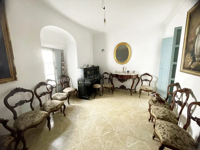 Gran casa con 17 habitaciones y amplio patio en pleno centro - foto 5