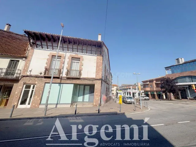ALQUILER LOCAL COMERCIAL ESQUINERO – PLENO CENTRO PALAU-SOLI - foto 2