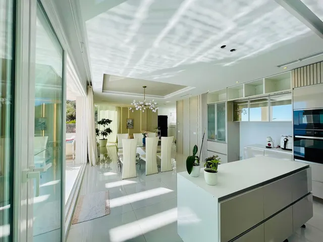 Chalet 4 habitaciones 250m² en venta - Centro — 28