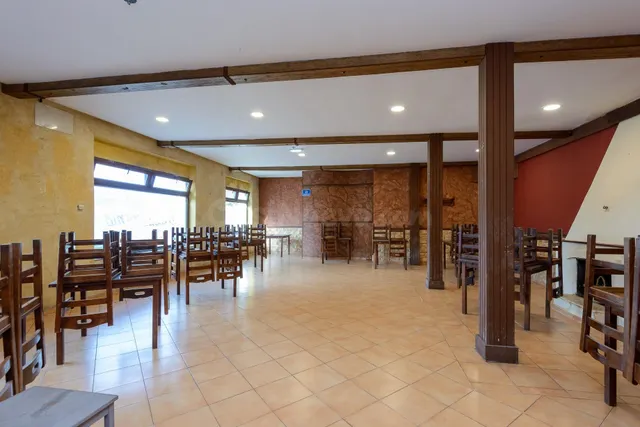 CASA TRADICIONAL CON TRES VIVIENDAS Y ANTIGUO LOCAL HOSTELER - foto 3