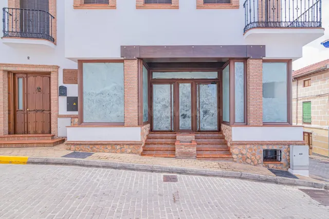 VENTA DEL EDIFICIO MAS BONITO EN EL CENTRO DE ILLORA JUNTO A - foto 5