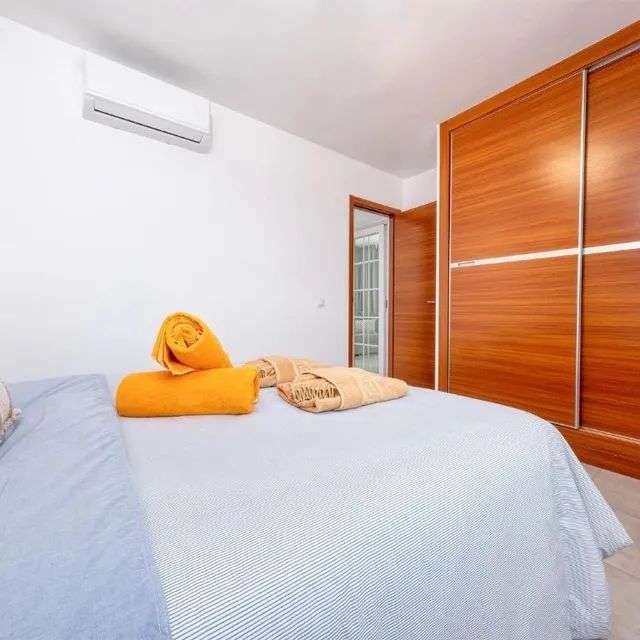 Villa con piscina privada y gran potencial en Playa Blanca — 20