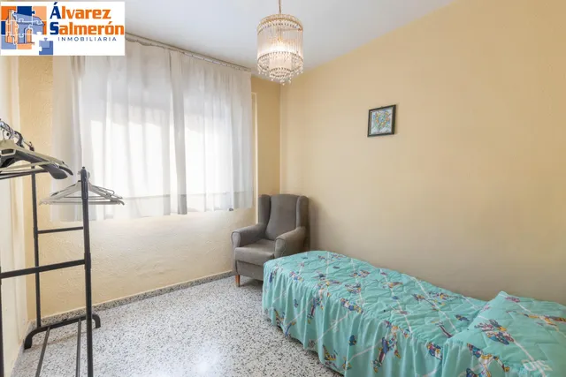 Piso 3 habitaciones en Calle Santa Margarita, junto Cmno. Bajo de Huétor — 17