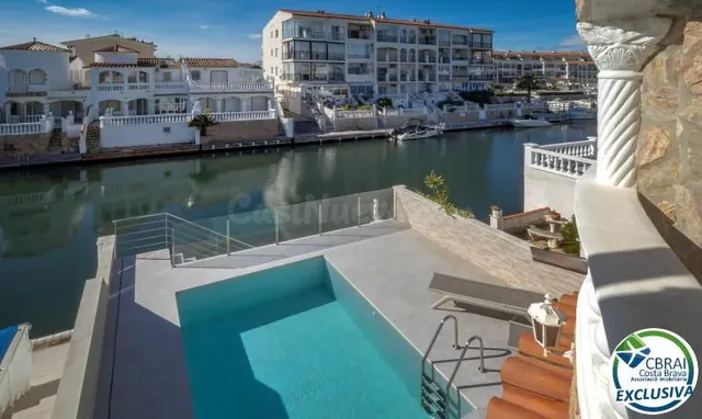 Magnífica casa de pescador con fondeo y piscina — 2