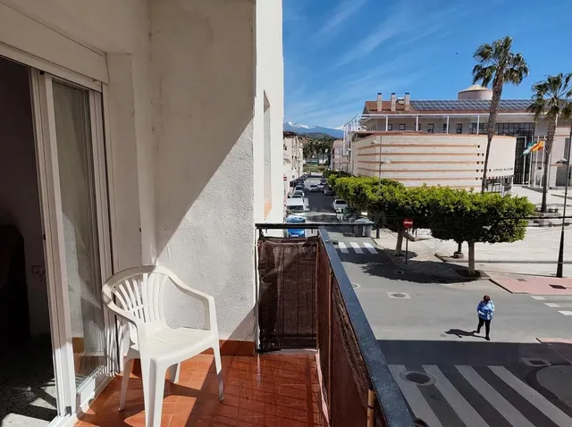 Amplio Piso en Venta en el Centro de Salobreña – Ideal para Vivir o Invertir | DLR00266 — 3