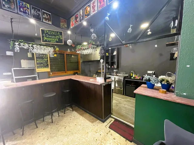ALQUILER DE CAFETERIA CON LICENCIA-POSIBILIDAD DE TERRAZA — 6
