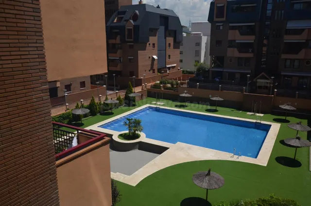 SE ALQUILA PISO PARA FAMILIAS, ZONA DE BOLA DE ORO