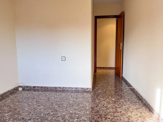 Piso de 4 habitaciones en alquiler en barrio Beteró — 15