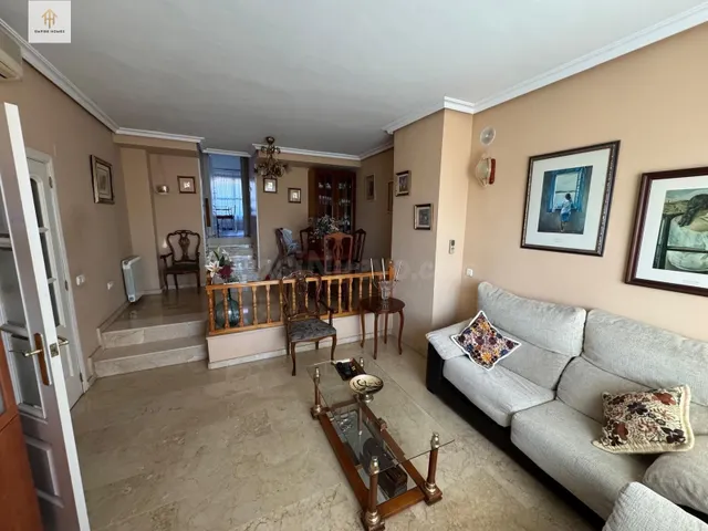 Se VENDE adosado en Nuevo CC - foto 2