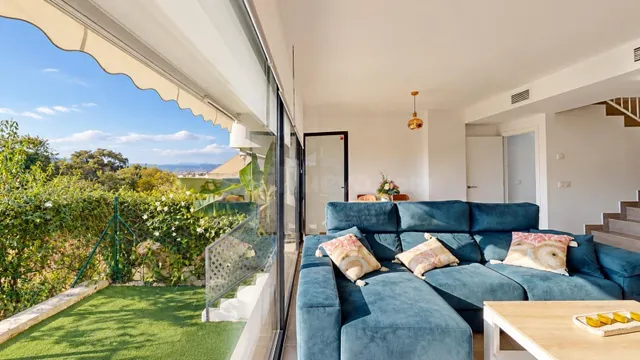 Exclusivo Chalet adosado del 2022 con gran solárium privado 