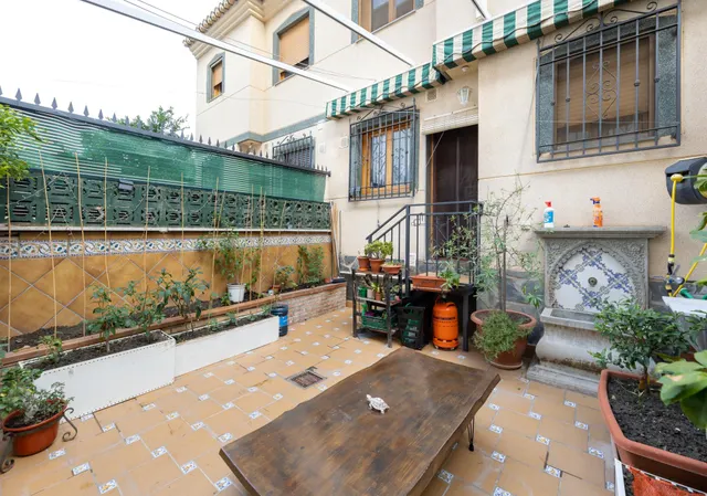 SE VENDE BONITA CASA ADOSADA DE 4 DORMITORIOS CON PISCINA PRIVADA, GARAJE Y GIMNASIO — 13