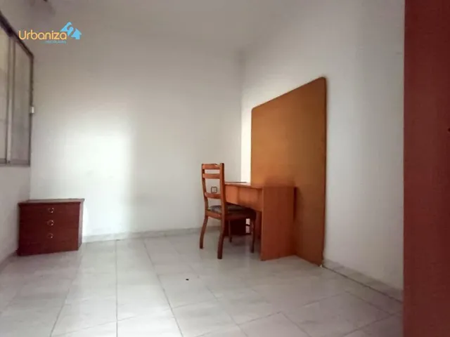 Amplia Casa en María Auxiliadora, Badajoz - Oportunidad Única por €429,000 — 14