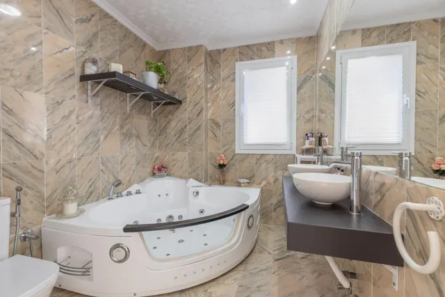 ¡MAGNIFICO CHALET INDEPENDIENTE CON CALIDADES ESPECTACULARES Y PISCINA PRIVADA EN GOJAR! — 28
