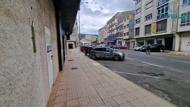 Local comercial 587m² en venta - Cee - foto 4