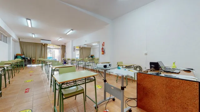 Gran local comercial de 1295m2 en Benalmadena — 29