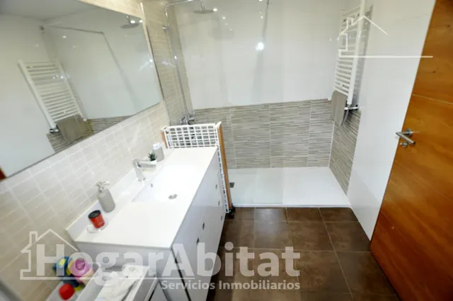 Vive con el confort de un exclusivo residencial con piscina, zonas verdes, garaje y trastero — 21