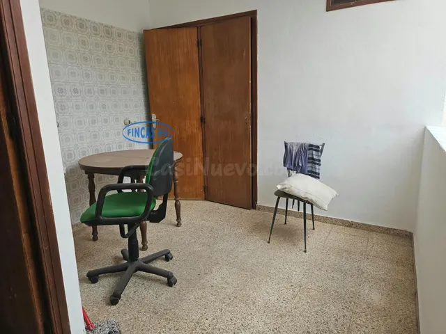 Amplia vivienda de 159 m2 con cinco dormitorios – Los Ángeles / límite San Blas — 3