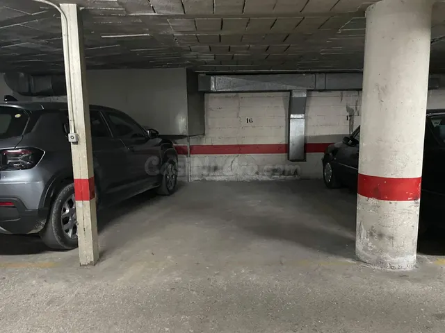 Plaza de garaje para MOTO en zona Sagasta - foto 4
