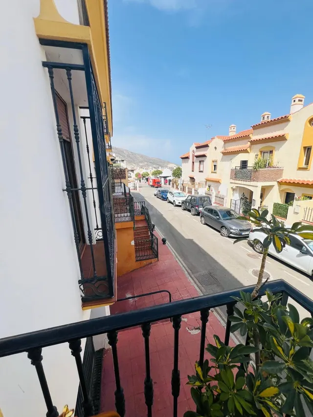 IMPECABLE CASA ADOSADA EN BENALMÁDENA PUEBLO CON VISTAS DESP - foto 5