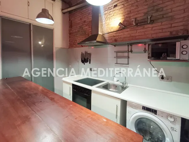Piso en Alquiler Temporal en Ruzafa con reforma que respeta la arquitectura tradicional de la zona y con mucha luz — 8