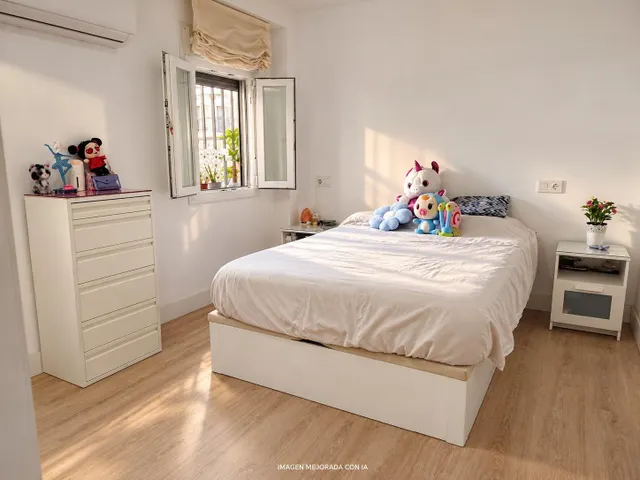 Tu vivienda en Triana: bajo de esquina reformado, 3 dormitorios y patio — 11