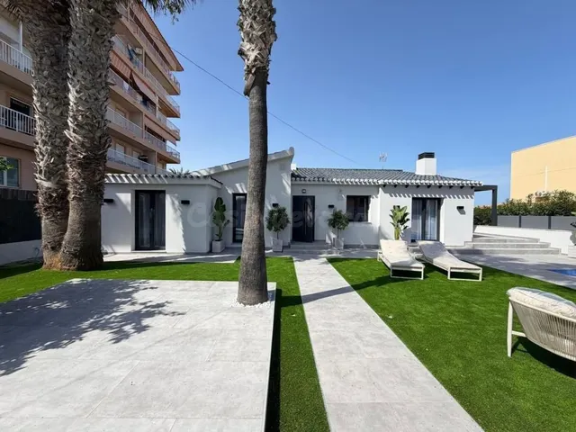 Villa 4 habitaciones 103m² en venta - Punta Prima — 4